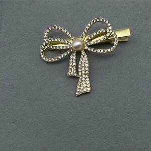 Elegant Gold Bow Brooch with Pearl and Crystals